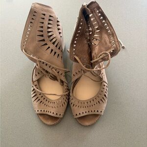 Vince Camuto Tan Lace Up Boots